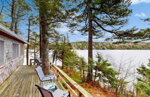 Peaceful 2BR Lakefront Cabin w/ New Dock - Foto 22