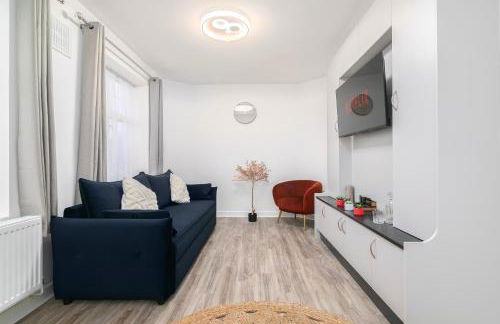 Modern Flat with Parking, 5 Mins to Tube - Photo 8