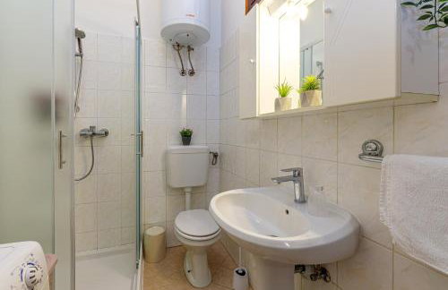 Apartments Kiki 150 METERS TO THE BEACH - Foto 16