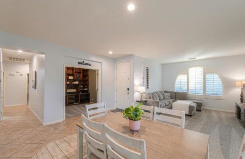 Pet friendly 3br 2ba Private optional heated Pool BBQ grill Golf Clubs close to park - Foto 34