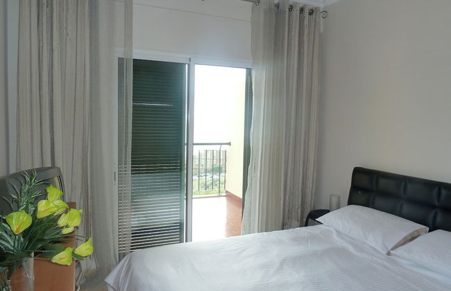 Oceanic Apartments - Photo 1