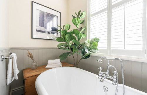 The Gatehouse at Samlesbury Hall - Foto 21