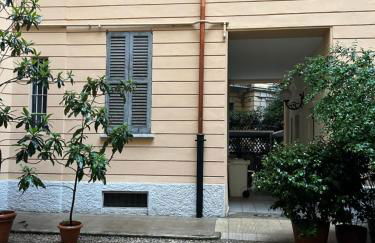 Elegant historic residence on a tree-lined avenue near Cadorna Station - Photo 24