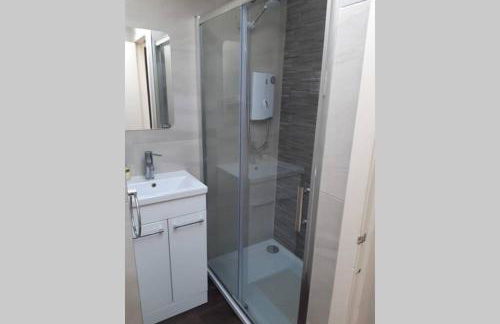 Cosy cottage with sea views close to local shops. - Photo 10