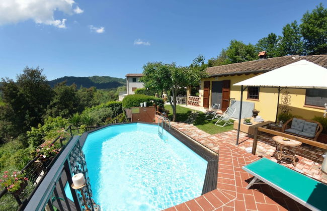 Holiday Home in Pescaglia Near Tuscan Beaches - Foto 1