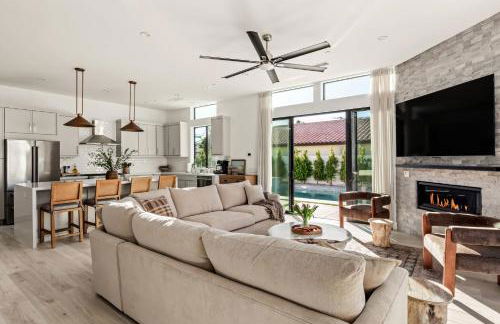 Desert Oasis: Pool, Spa, Golf Sim + EV Charger - Foto 45