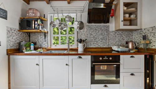 Beryas Cottage - Fireplace - Free Parking & WiFi - Pet Allowed - Foto 4, stove, dishwasher, pet friendly, toaster