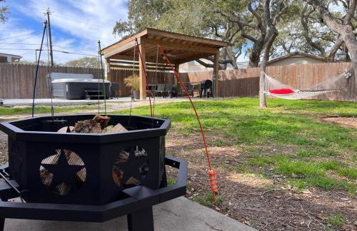 Knot Bay Haven, Dog Friendly, Hot Tub, Fenced yard, Patio and Grill, 3 BR - Foto 3