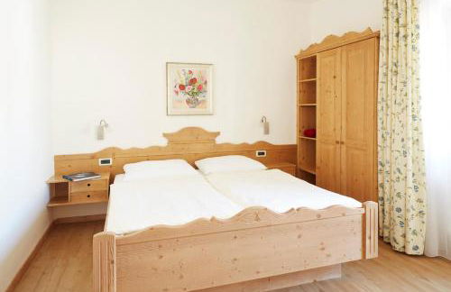 Kreuzwegerhof Nals - Historic Nature Stay with Pool near Meran & Bozen - Photo 31