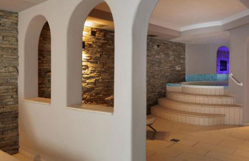 Alpenvilla Large Family Apartment - by Familiaris- Pools 500 meters - Foto 11