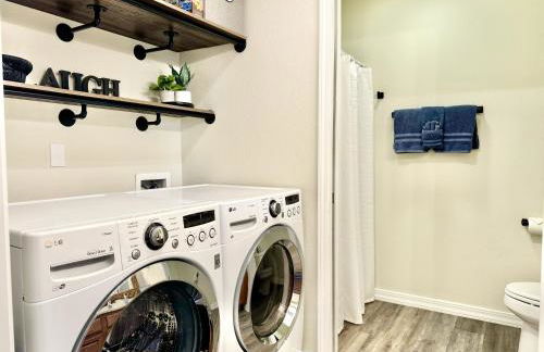 Lower Level Condo B-2 with Dock - Foto 11