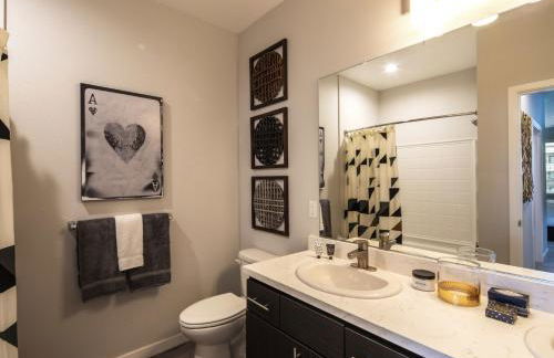 Luxury Condos at Anton Menlo w Pool & Amenities - Photo 13