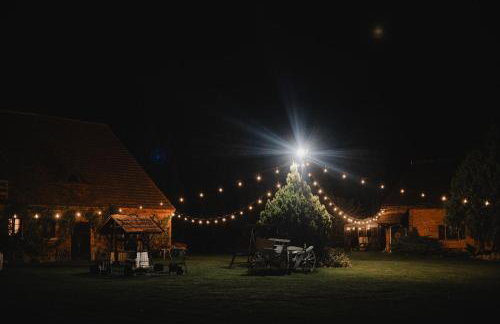 Apartament w XIX-wiecznym Spichlerzu nad Jeziorem z dostępem do parku i widokiem na Dworek Modrzewiowy z 1823 roku - Foto 4