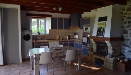 Gîte 4 personnes dans le Cantal Animaux bienvenus - Foto 3, Other