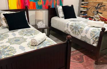 Centrally Located SOHO Retreat Walk to UT & Dining - Foto 3