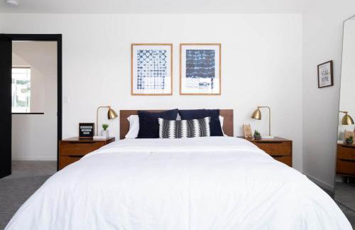 Designer Urban Retreat w Rooftop Deck & Fireplace - Foto 51