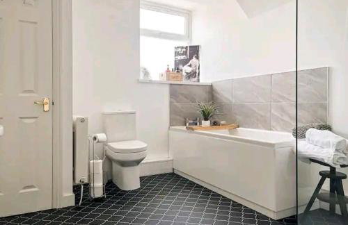 Mabon House near Zip World Tower and Bike Park Wales - Foto 14