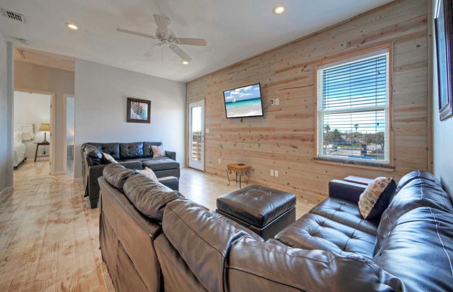 6bdr, Balcony w/ Bay View, Shared Pool + Boat Dock Keeper Red by Avantstay - Foto 16