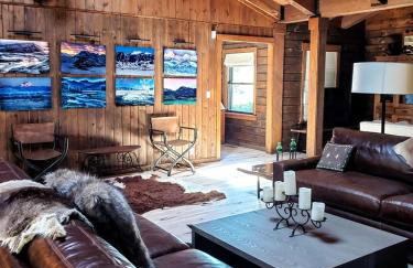 Elegant Western-Style Vacation Rental with Mountain Views near Madison River in Ennis, Montana - Foto 3