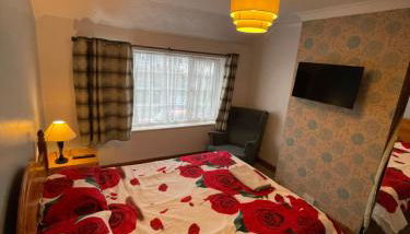 Lovely 4 bed house with patio & bbq - Foto 4