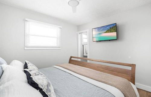 Newly Renovated Retreat 30mins to Downtown Indy - Photo 18