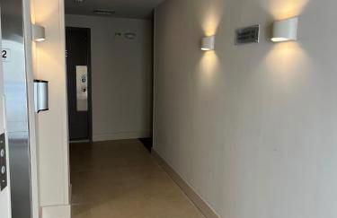 Gorgeous coastal PH with Large Private Terrace - Foto 35