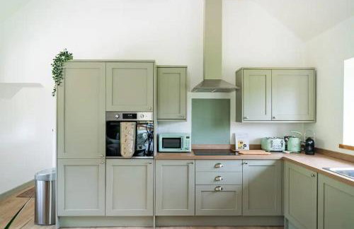 The Barn at Burfords with wood fired hot tub - Foto 8