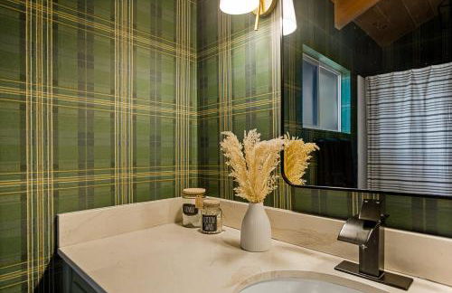 Romantic & Family Friendly Chalet In The Woods - Foto 26