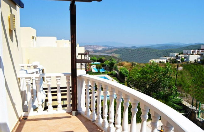 Apartment 3 Bedroom Lake View 3 by Likya Global - Photo 19