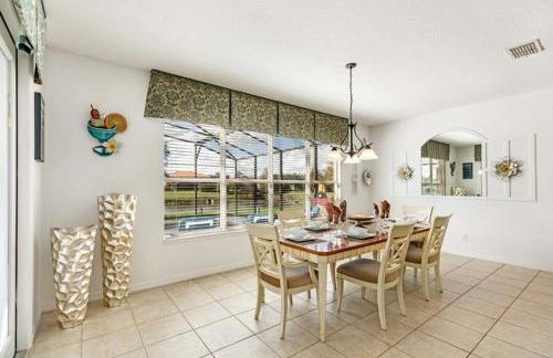 Lakeview 6-Bedroom Retreat with Game Room, Private Pool, Spa & Resort Amenities - Ideal for Families & Groups - Foto 10