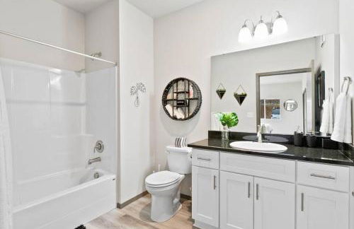 HUGE-Fun-Trendy Apt by Perry District & Downtown - Foto 17