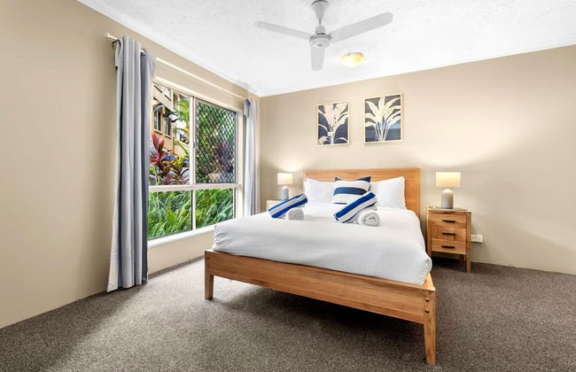 Reef Apartment Cairns - 4 Pools Resort BBQ - Photo 24