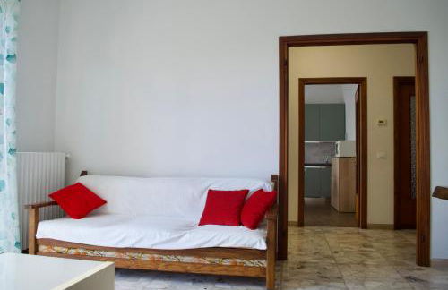 Appartamento ristrutturato con piccola vista lago - Foto 4