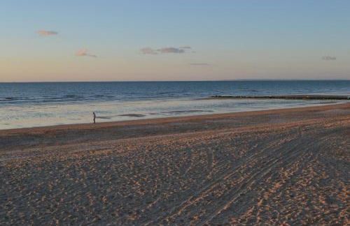 Maison atypique -Jardin, terrasse & cabane perchée - Foto 35