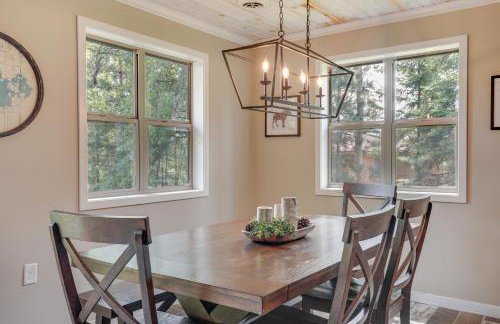 Tranquil Lakefront Cabin Fire Pit, Grill and Patio - Foto 8