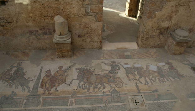 See mosaics that characterize the time period