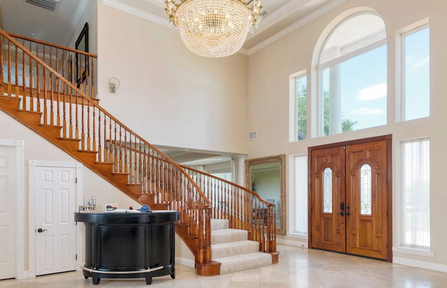 Grand Contento by Avantstay Extraordinary Estate w/ Pool & Movie Room - Photo 23