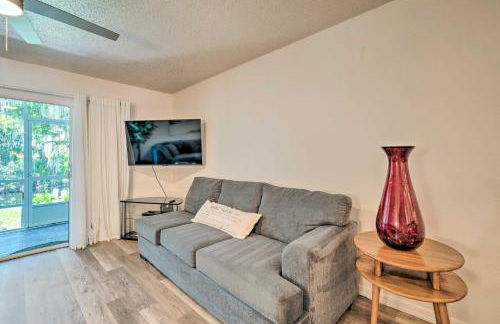 Old Florida Setting with Kayaks and Fishing Poles - Foto 5