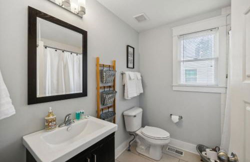 East Nashville Sweetie Near to Downtown 2 Bed 2 Bath with Fenced Yard 30 or more Days by SkyRun Nashville - Foto 73
