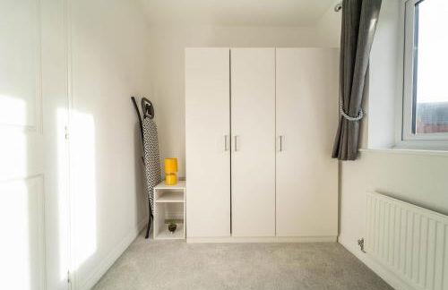 Modern Luxury 2 Bed Didcot Home with Free Parking - Foto 15