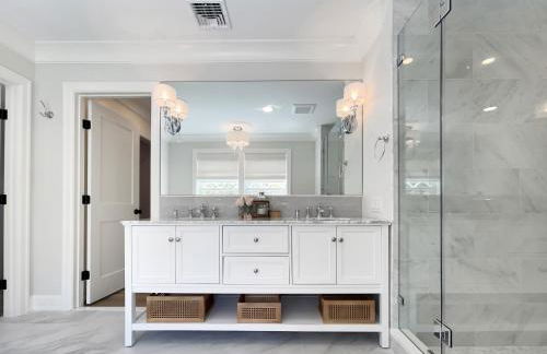 New Construction Modern Luxury Retreat w 6 Beds - Foto 34