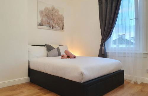 Glasgow Comfortable and Modern 3 Bedroom Mid Terraced Villa - Foto 31