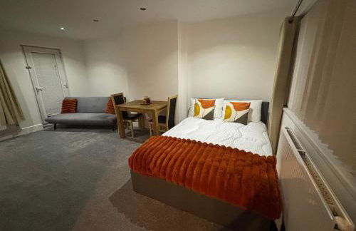 Jolly Jupiter at The Moon - Photo 1