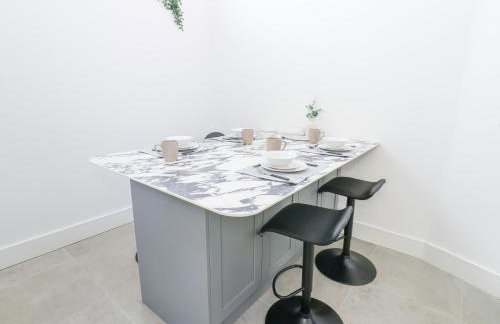 Seraphim House - Photo 13