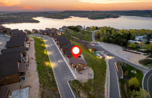 Private Hot Tub, Lake View, 63400 of Free Daily Tickets, Unique Floor Plan! - Foto $