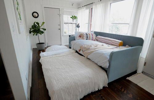 Retro Ypsilanti Cottage - Peloton & Vintage Vibes - Foto 5