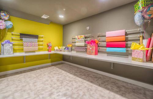 Luxury 2BR Stay Pool, Gym and Chill Areas - Photo 29