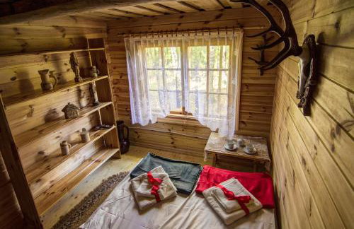 Chatka w lesie - Foto 9