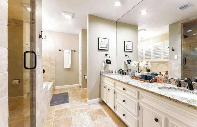 Luxury on Lake LBJ With Hot Tub Firepit & Boat Slip - Foto 28