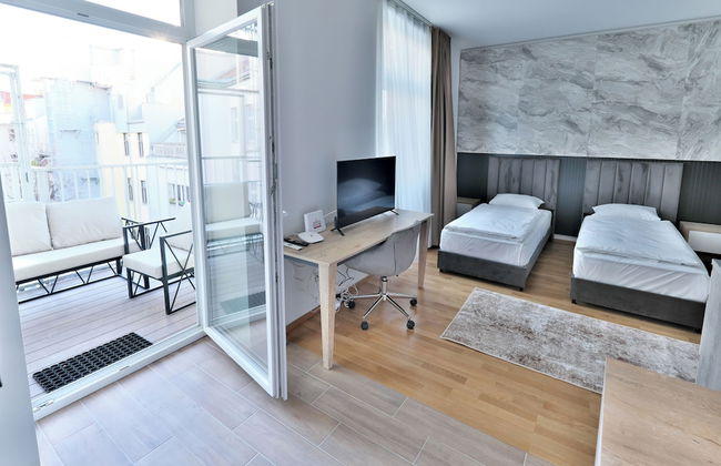 Vienna Lotus Apartment - Photo 2